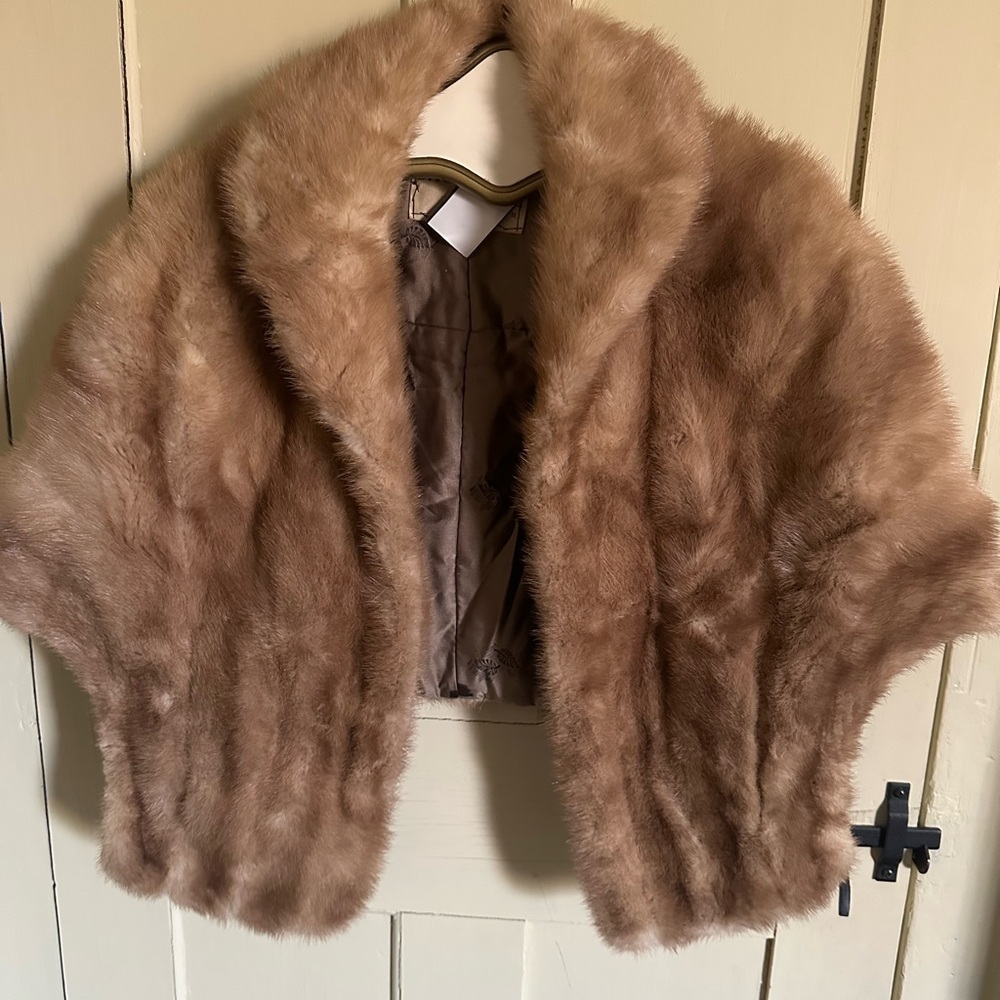 Elegant mink Fur Shawl in Tan